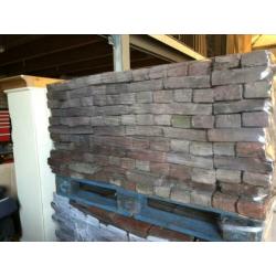 Gebakken waaltjes, ruim 1900 stuks (=19m2)..