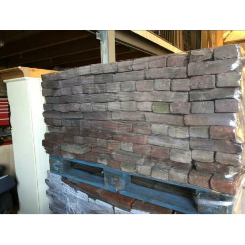 Gebakken waaltjes, ruim 1900 stuks (=19m2)..