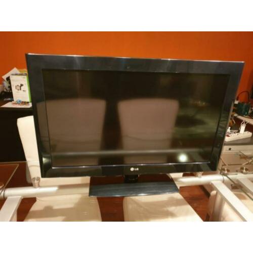 LG 32LD550 32 inch 100hz Full HD 2ms 3 HDMI scart LCD TV