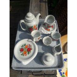 Retro / vintage servies bloem