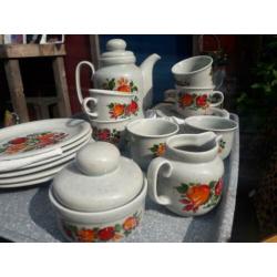 Retro / vintage servies bloem
