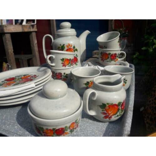 Retro / vintage servies bloem