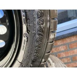 Nieuwe winterbanden 16 inch.