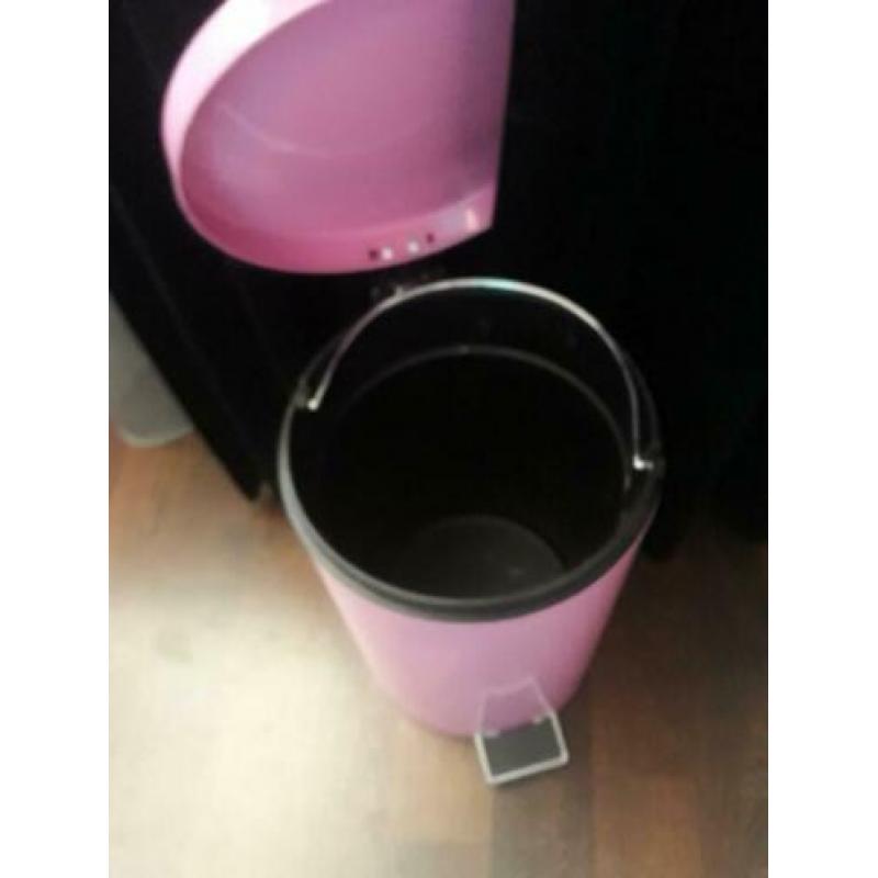 Roze metallic prullenbak