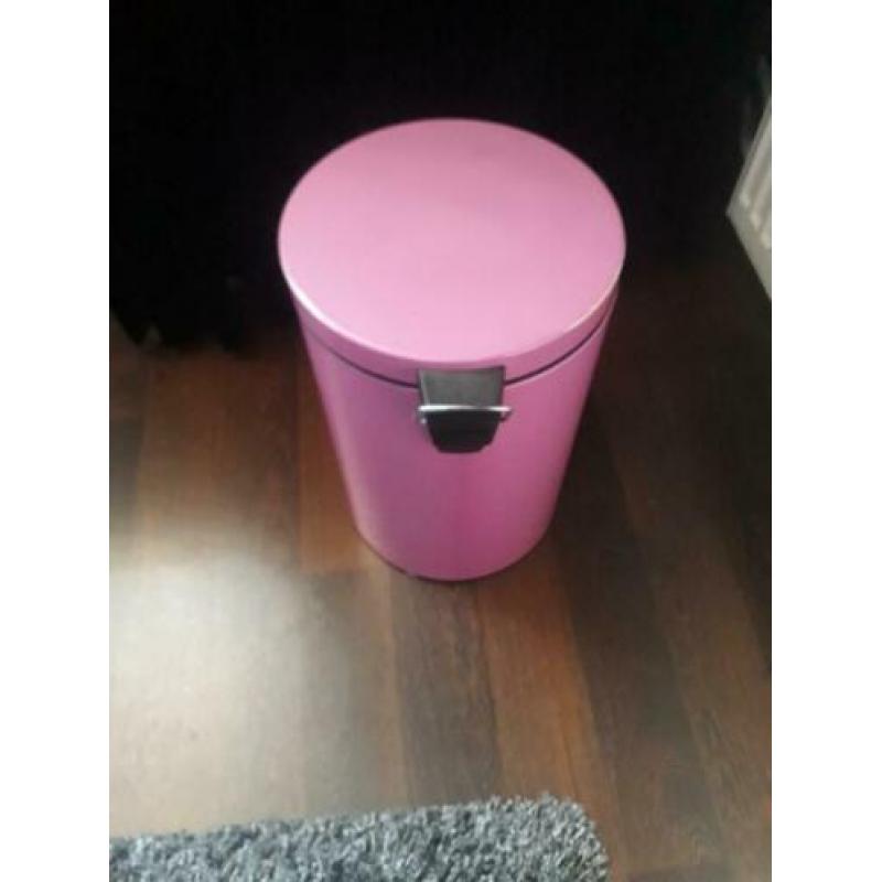 Roze metallic prullenbak