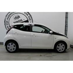 Toyota Aygo 1.0 VVT-i x-play AIRCO MISTLAMPEN VOOR CAMERA EL