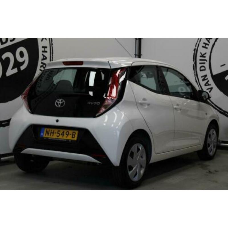 Toyota Aygo 1.0 VVT-i x-play AIRCO MISTLAMPEN VOOR CAMERA EL