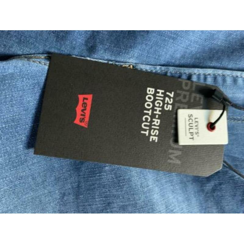 LEVI”s bootcut 725 spijkerbroek 31 L 32