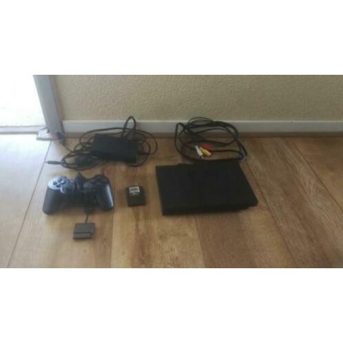 Playstation 2 incl 1 controller, alle snoeren en 2 spellen
