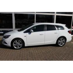 Opel Astra Sports Tourer 1.4 Turbo Sport . (bj 2012)