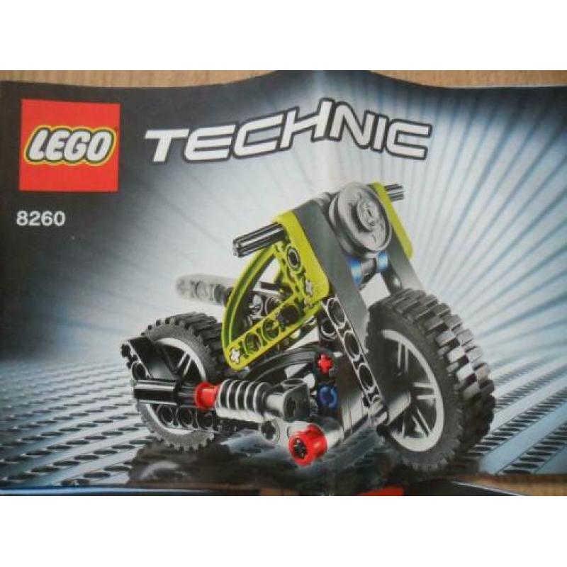 LEGO Technic Tractor en Motor (2 in 1)