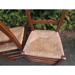 stoel hout met rieten zitting
