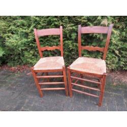 stoel hout met rieten zitting