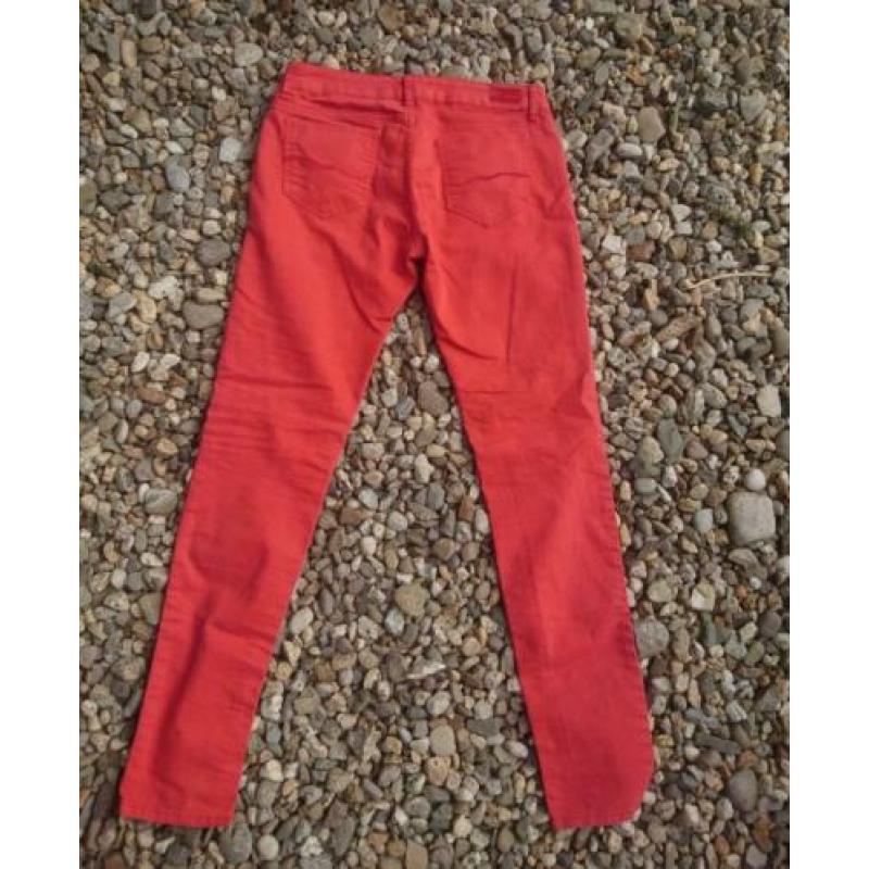 Rode jeans merk Kiss Therapy maat 30. Superleuk