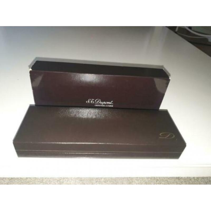 ST DUPONT PEN . Bieden naar waarden aub