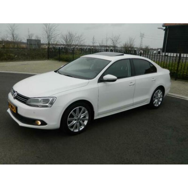 Volkswagen Jetta 1.2 TSI Comfortline SCHUIFDAK NAVIGATIE PDC