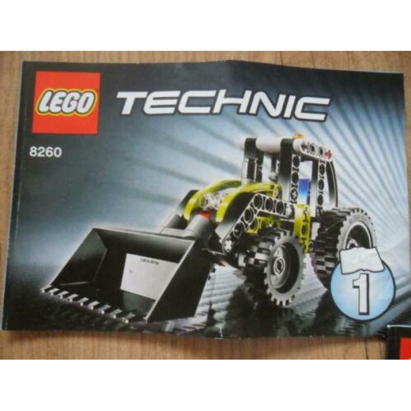 LEGO Technic Tractor en Motor (2 in 1)