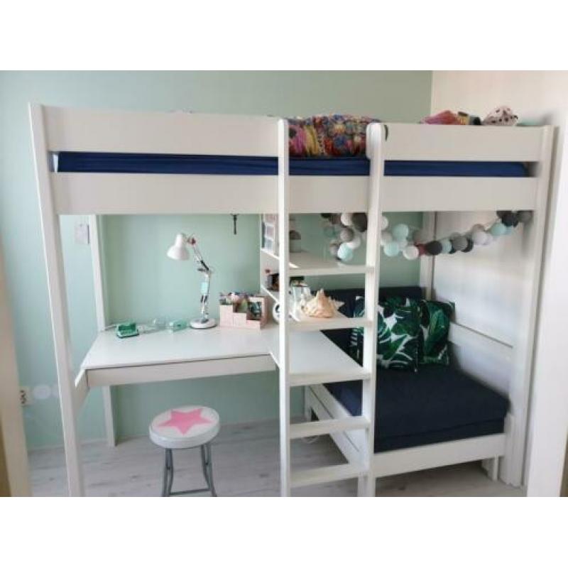 Witte hoogslaper met extra stoel/bed