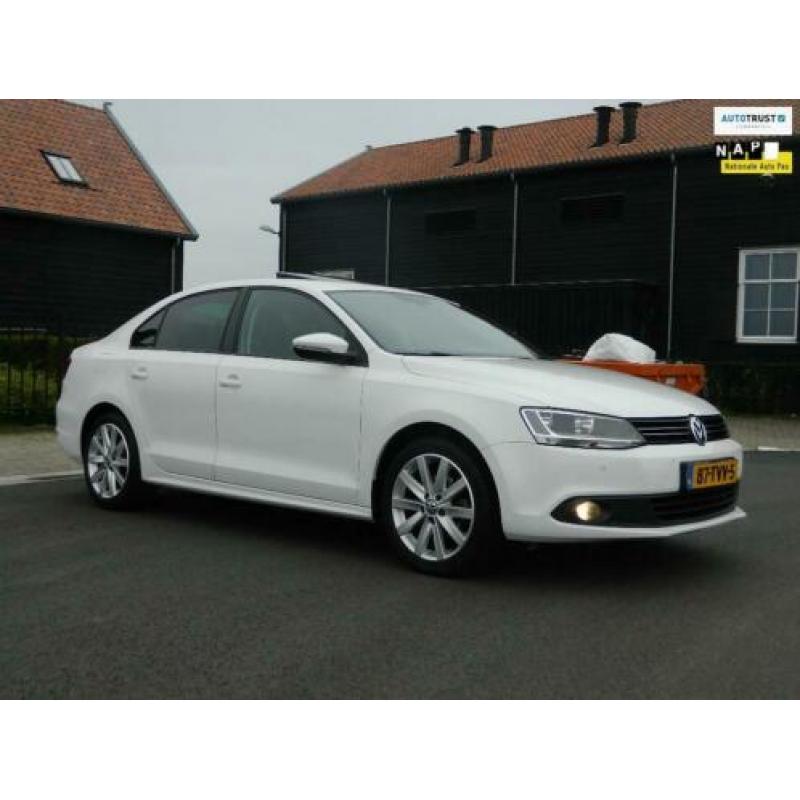 Volkswagen Jetta 1.2 TSI Comfortline SCHUIFDAK NAVIGATIE PDC