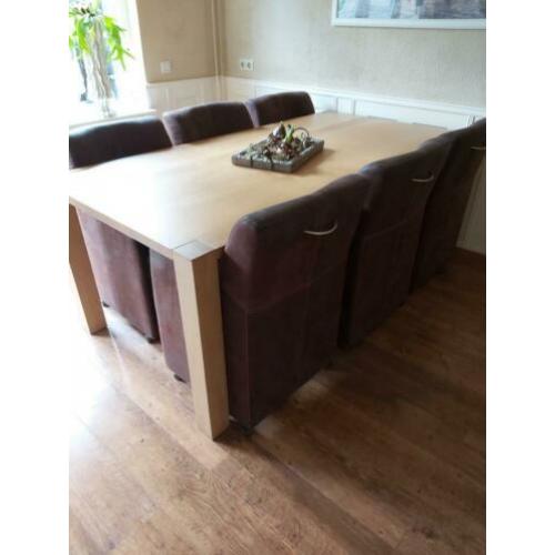 6 x bruine stoelen met leuning en wielen