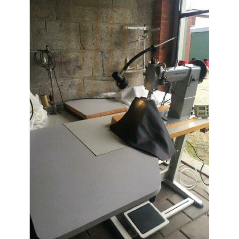 Industrie zuil naaimachine 2 naalds 3 voudig transport adler