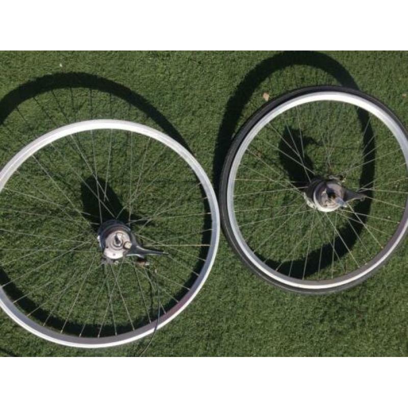 Achterwiel + voorwiel nexus Shimano