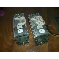 2 bitmain antminers l3+ en voedingen