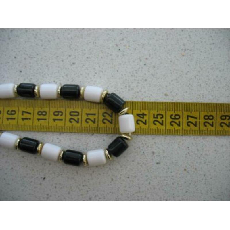Kralen Ketting- Zwart Wit ?? Mooi Vintage