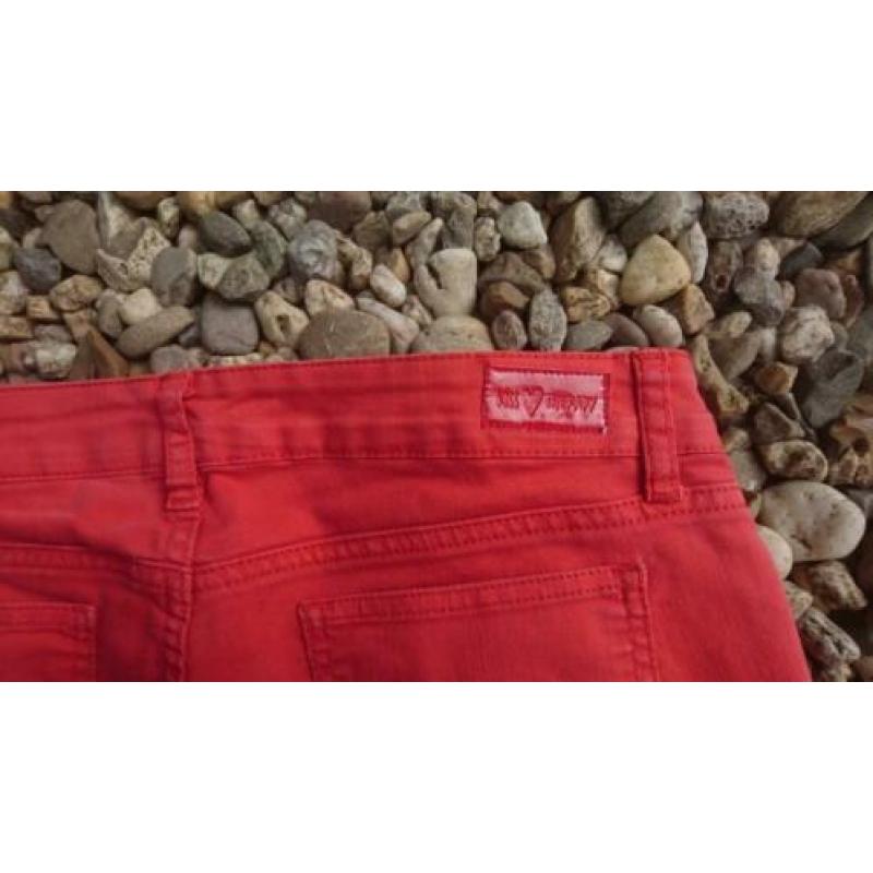Rode jeans merk Kiss Therapy maat 30. Superleuk