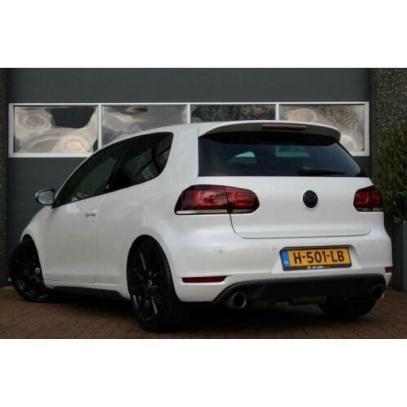 Volkswagen Golf 2.0 GTI DSG / PARELMOER / ADIDA € 13.950,00