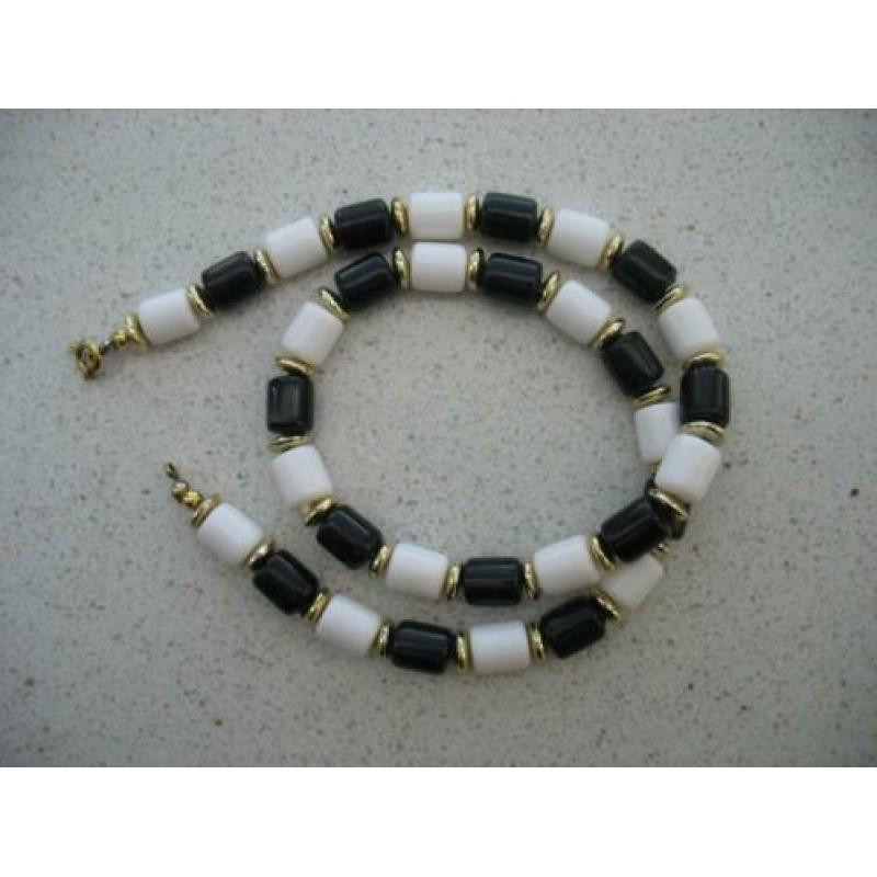 Kralen Ketting- Zwart Wit ?? Mooi Vintage