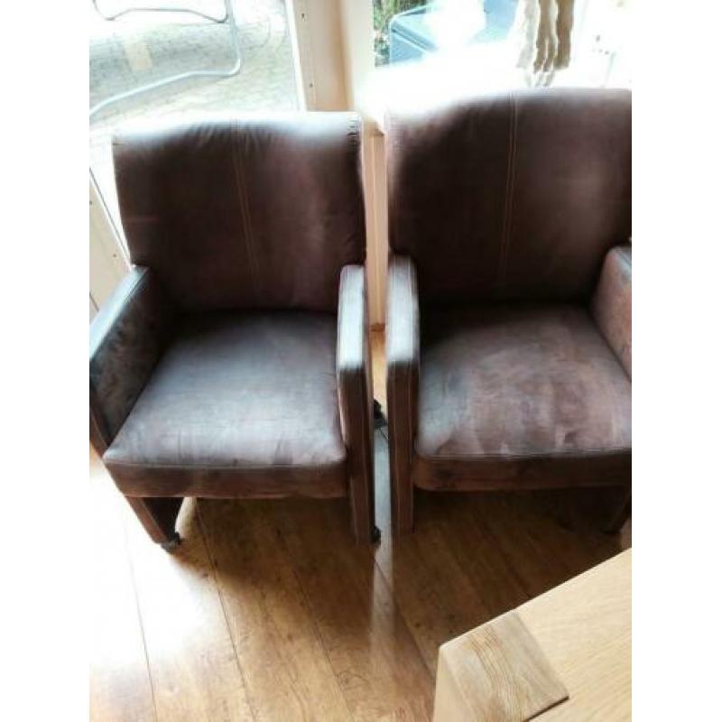 6 x bruine stoelen met leuning en wielen