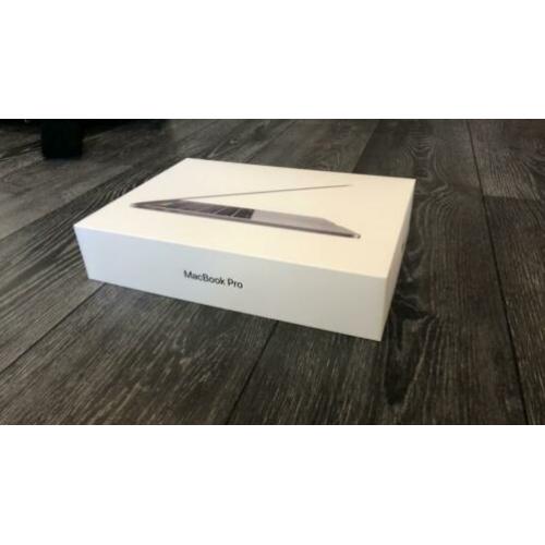 MacBook Pro 13 inch 2018 i7 2.7 Ghz Touch Bar 256GB