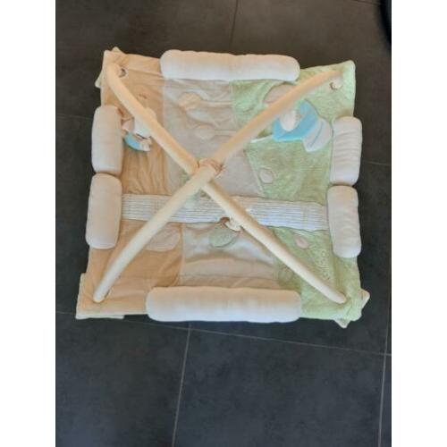 Speelkleed met boog en speeltjes