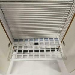 dia's opbergen in een originele kast van OPTIA met laden