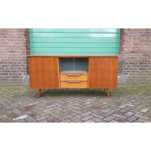 Vintage kast dressoir wandmeubel schuine pootjes opknapper