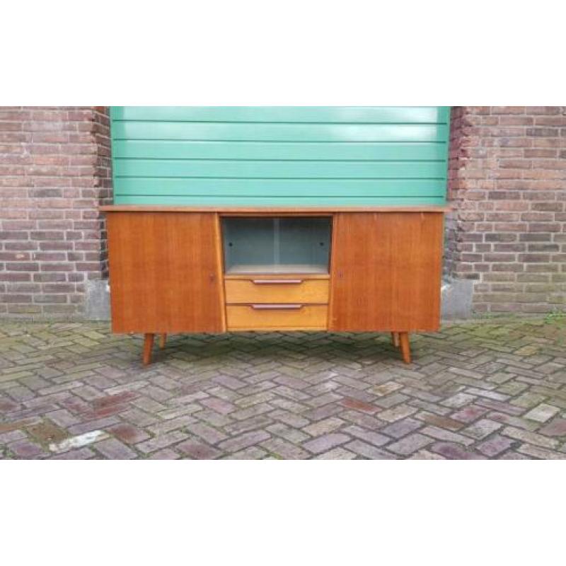 Vintage kast dressoir wandmeubel schuine pootjes opknapper