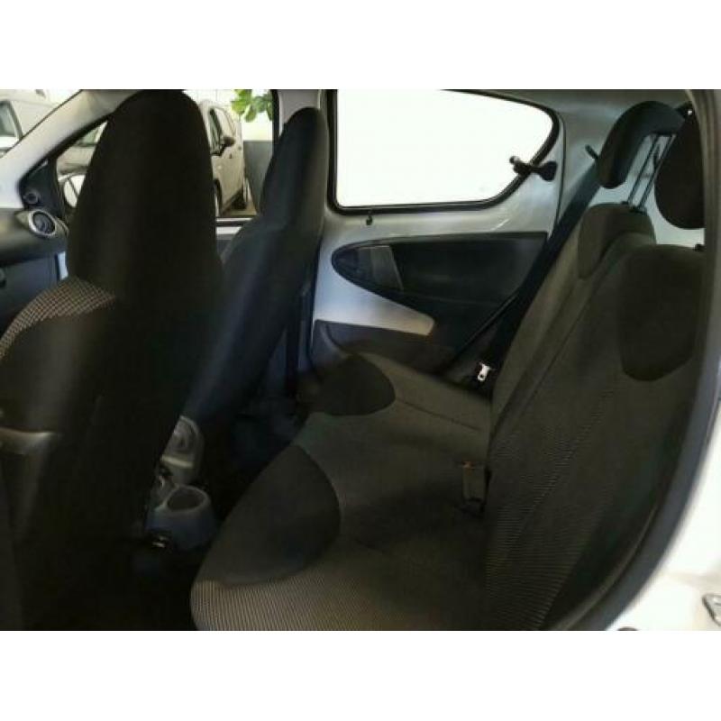 Toyota Aygo 1.0i 12v 5drs Comfort Airco Audio-cd/Parrot/Nett