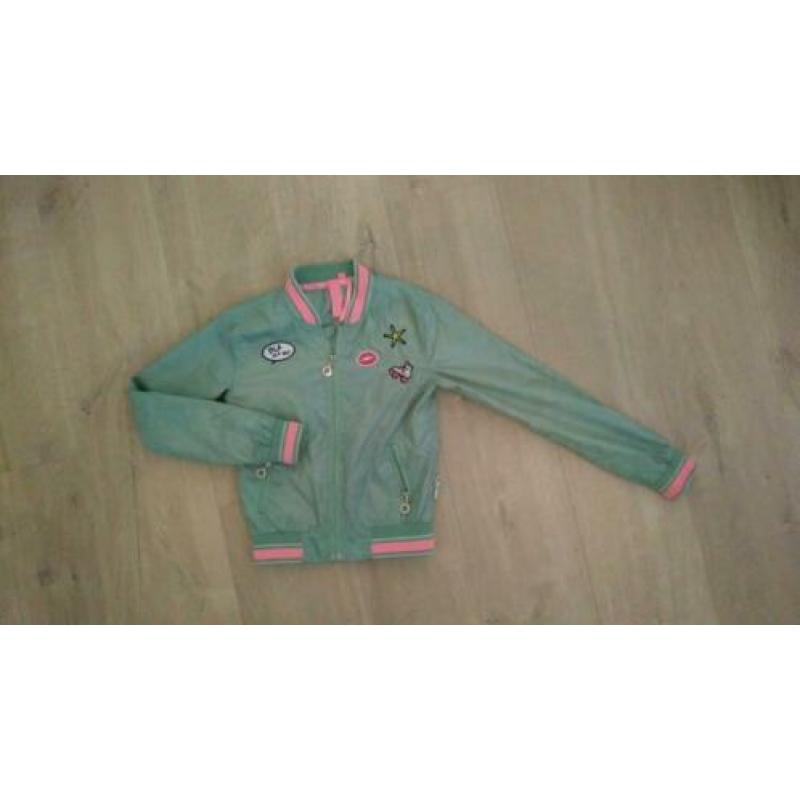 25 stuks kinderkleding maat 134 tm 152