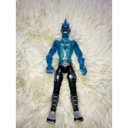 Stoere actiefiguur, 32 cm. hoog