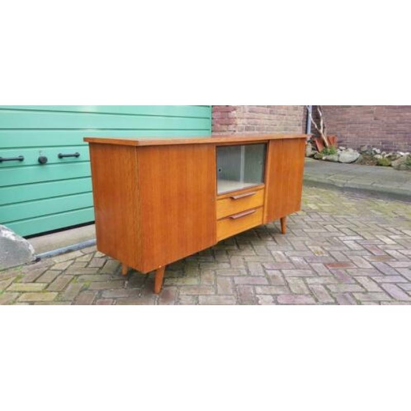 Vintage kast dressoir wandmeubel schuine pootjes opknapper