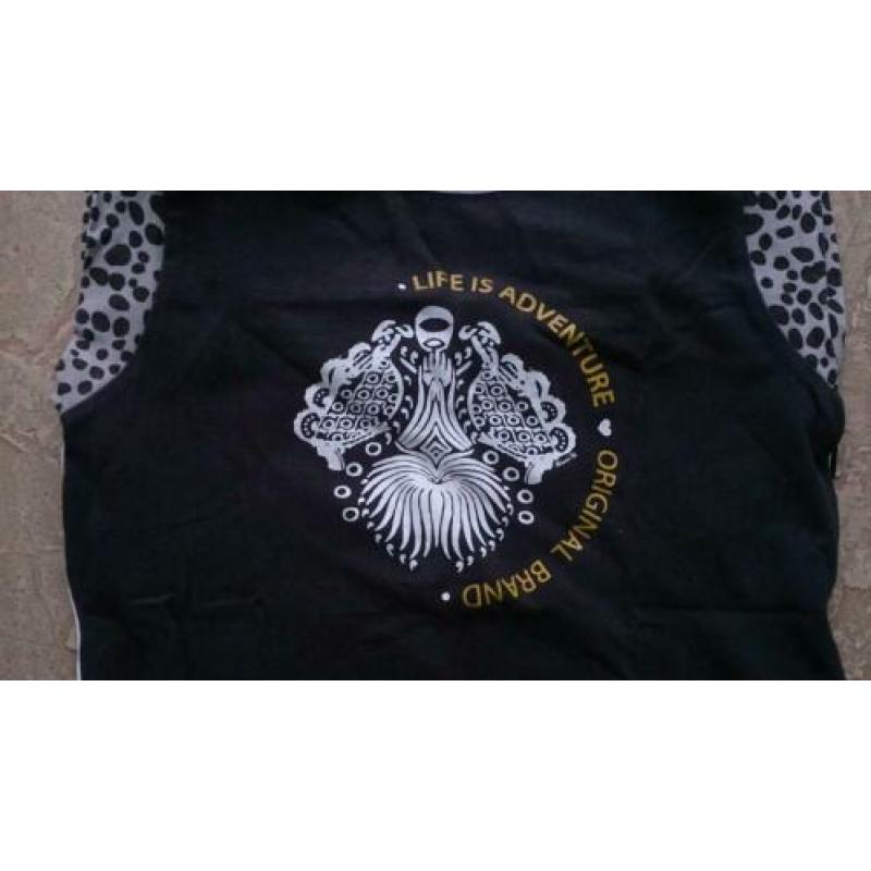 Ninni Vi: mooi tshirt zwart maat 146-152 z.g.a.n.!