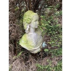 Tuinbeeld Romeins figuur op stalen sokkel