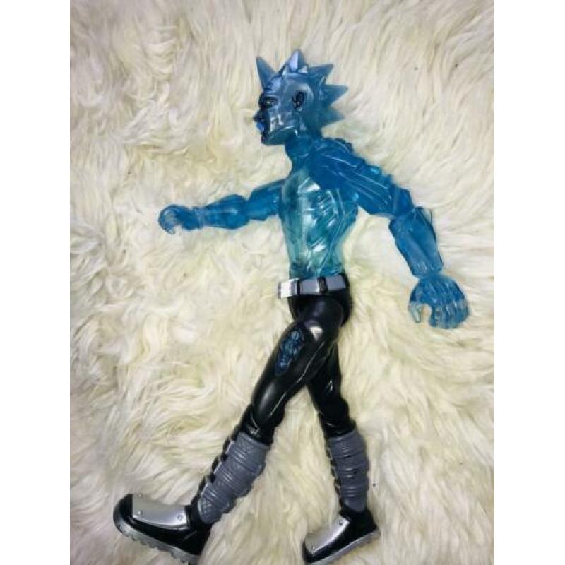 Stoere actiefiguur, 32 cm. hoog