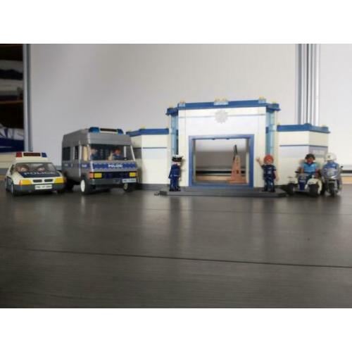 Compleet Playmobil politie bureau met extra's