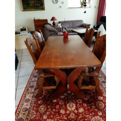 4 stevige eiken stoelen met paardehoofd