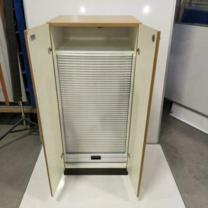 dia's opbergen in een originele kast van OPTIA met laden
