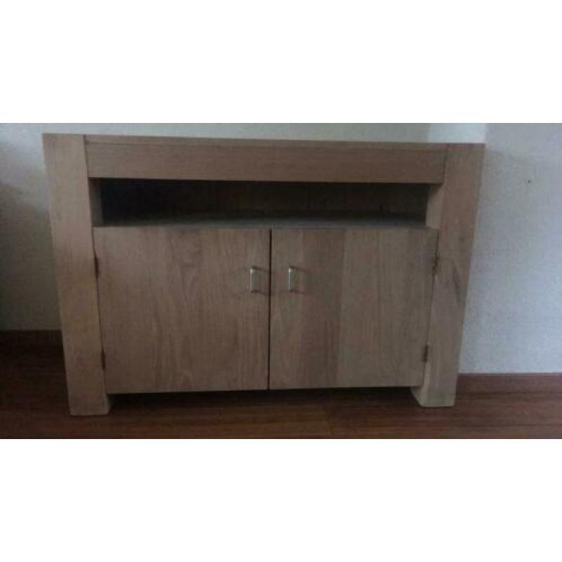 Massief eiken kast / tv meubel