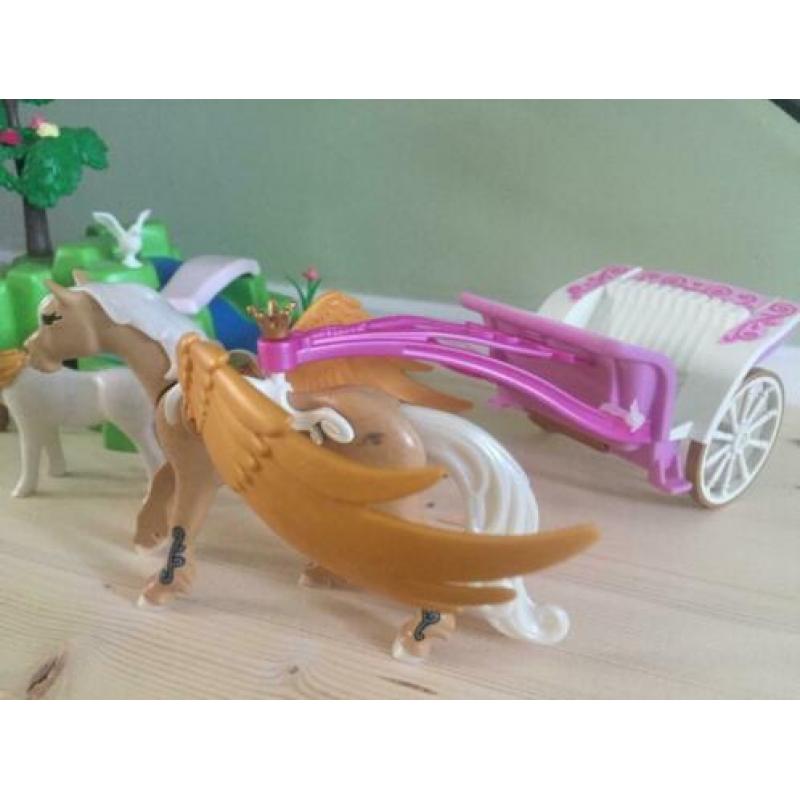 Playmobil Fairy Tales prieel met zwanenvijver en eenhoorns