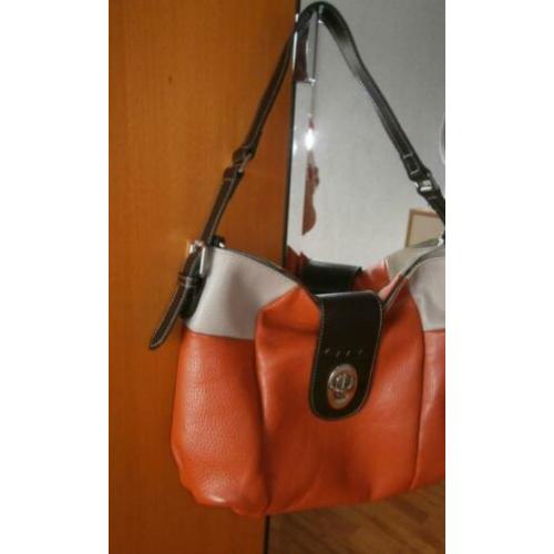 Mooie leren dames tas hand en schouder met mooie voering